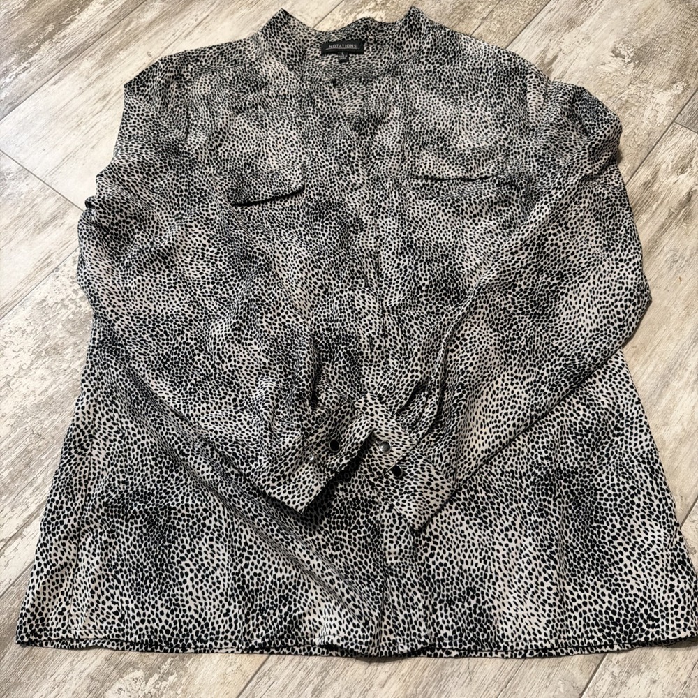 Notations Women Size L Leopard Print Long Sleeve Button Down Blouse